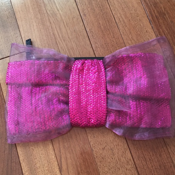 Betsey Johnson Handbags - Betsey Johnson wristlet🎉Hp🎊